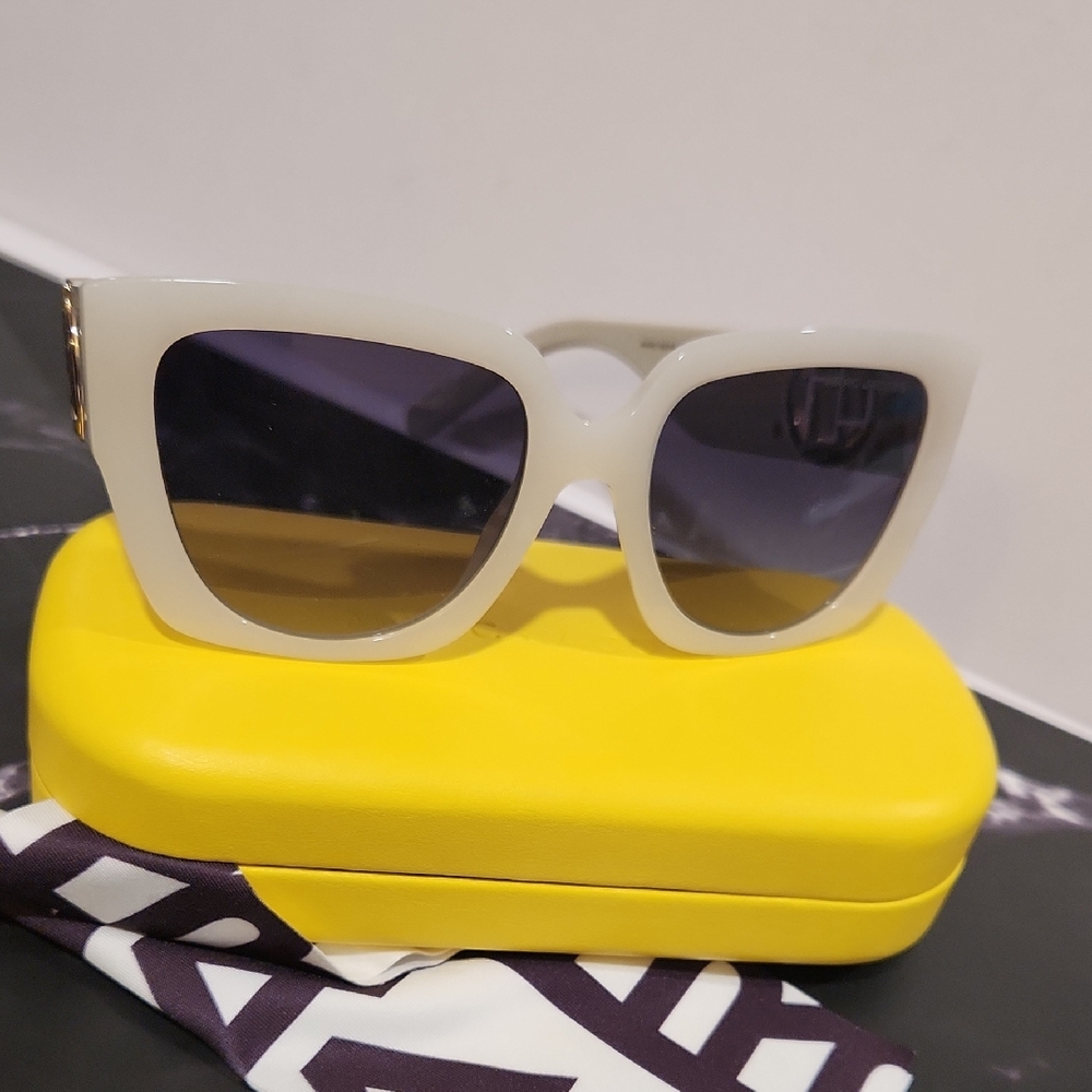 Marc Jacobs Butterfly Marc687S White Sunglasses W/Case- New
